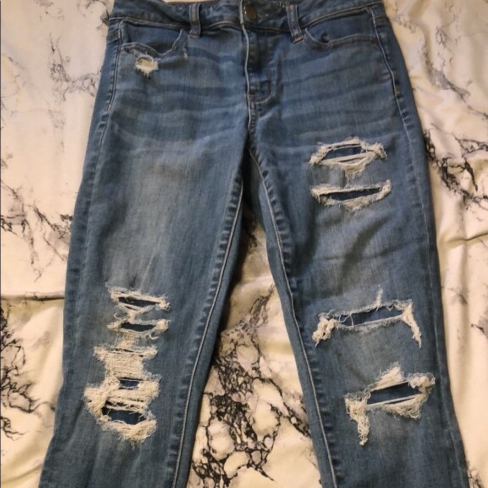 American Eagle distressed denim jeans